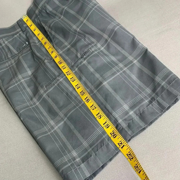 Grand Slam Plaid Bermuda Golf Shorts Lightweight Activewear Size 34 Gray Silver - Picture 10 of 11